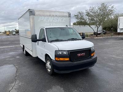 GMC G33903 Box Truck - 401HP, 6 Speed Automatic, Roll up Door