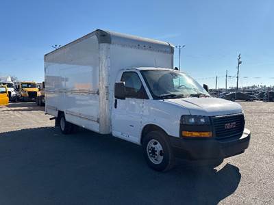 GMC G33903 Box Truck - 401HP, 6 Speed Automatic, Roll up Door