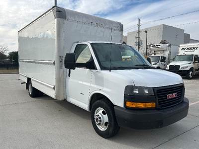 GMC G33903 Box Truck - 401HP, 6 Speed Automatic, Roll up Door