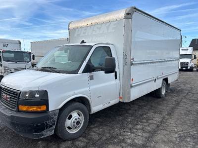 GMC G33903 Box Truck - 401HP, 6 Speed Automatic, Roll up Door