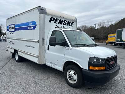 GMC G33903 Box Truck - 401HP, 6 Speed Automatic, Roll up Door