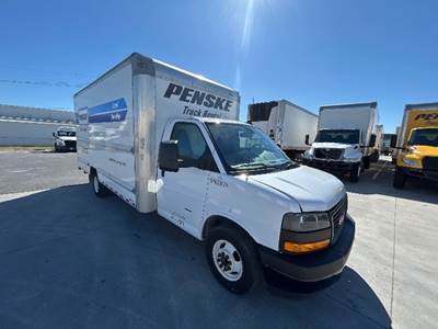 GMC G33903 Box Truck - 401HP, 6 Speed Automatic, Roll up Door