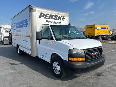 GMC G33903 Box Truck - 401HP, 6 Speed Automatic, Roll up Door