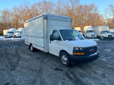 GMC G33903 Box Truck - 401HP, 6 Speed Automatic, Roll up Door