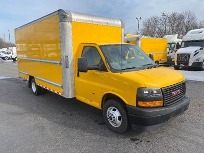 GMC G33903 Box Truck - 401HP, 6 Speed Automatic, Roll up Door