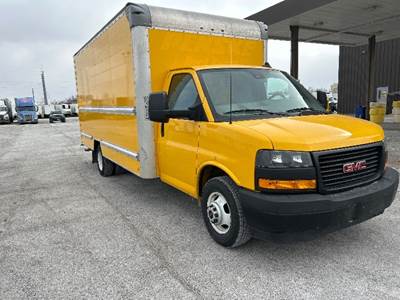 GMC G33903 Box Truck - 401HP, 6 Speed Automatic, Roll up Door