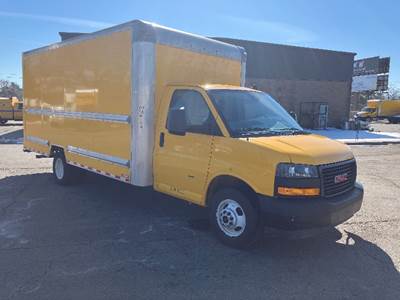 GMC G33903 Box Truck - 401HP, 6 Speed Automatic, Roll up Door