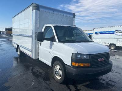 GMC G33903 Box Truck - 401HP, 6 Speed Automatic, Roll up Door