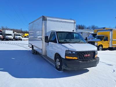 GMC G33903 Box Truck - 401HP, 6 Speed Automatic, Roll up Door