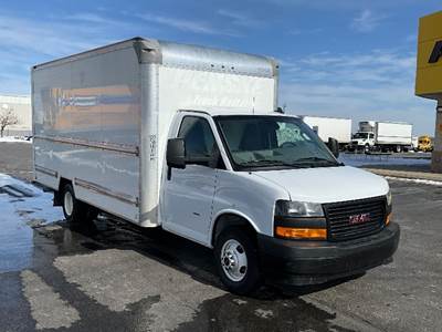 GMC G33903 Box Truck - 401HP, 6 Speed Automatic, Roll up Door