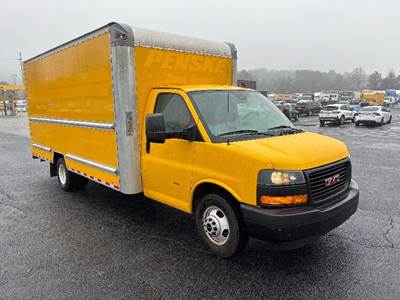 GMC G33903 Box Truck - 341HP, 6 Speed Automatic, Roll up Door