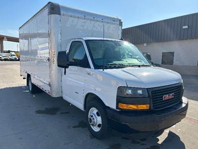 GMC G33903 Box Truck - 401HP, 6 Speed Automatic, Roll up Door