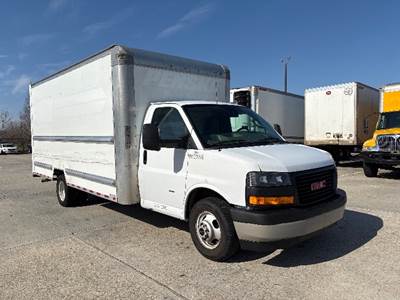 GMC G33903 Box Truck - 401HP, 6 Speed Automatic, Roll up Door