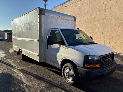 GMC G33903 Box Truck - 401HP, 6 Speed Automatic, Roll up Door