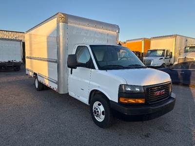 GMC G33903 Box Truck - 401HP, 6 Speed Automatic, Roll up Door