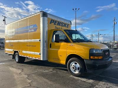 GMC G33903 Box Truck - 401HP, 6 Speed Automatic, Roll up Door