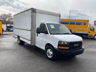 GMC G33903 Box Truck - 401HP, 6 Speed Automatic, Roll up Door