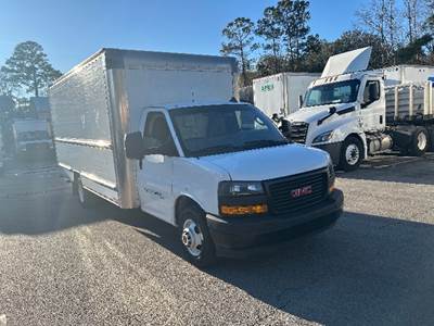GMC G33903 Box Truck - 401HP, 6 Speed Automatic, Roll up Door