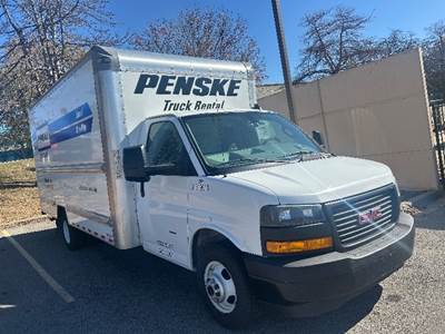 GMC G33903 Box Truck - 401HP, 6 Speed Automatic, Roll up Door