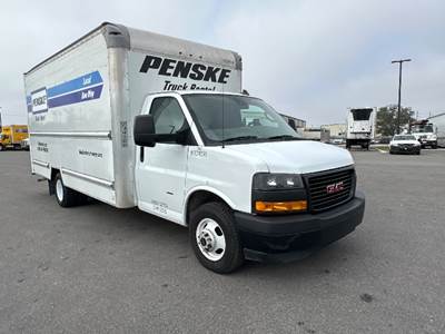 GMC G33903 Box Truck - 401HP, 6 Speed Automatic, Roll up Door