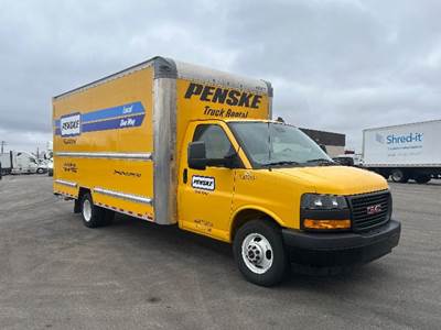 GMC G33903 Box Truck - 401HP, 6 Speed Automatic, Roll up Door