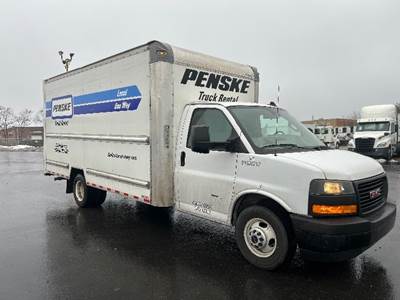 GMC G33903 Box Truck - 401HP, 6 Speed Automatic, Roll up Door