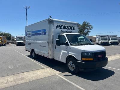 GMC G33903 Box Truck - 401HP, 6 Speed Automatic, Roll up Door