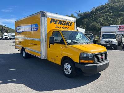 GMC G33903 Box Truck - 401HP, 6 Speed Automatic, Roll up Door