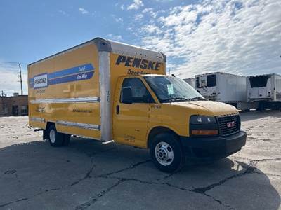 GMC G33903 Box Truck - 401HP, 6 Speed Automatic, Roll up Door