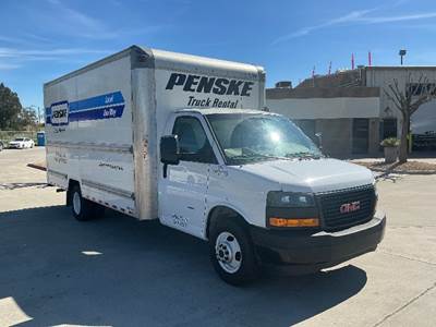 GMC G33903 Box Truck - 401HP, 6 Speed Automatic, Roll up Door