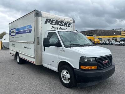 GMC G33903 Box Truck - 401HP, 6 Speed Automatic, Roll up Door