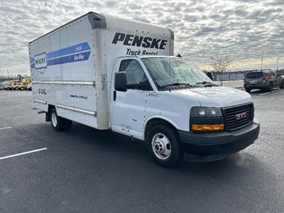GMC G33903 Box Truck - 341HP, 6 Speed Automatic, Roll up Door