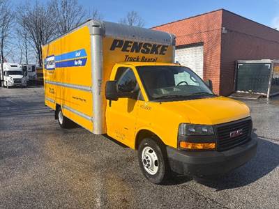 GMC G33903 Box Truck - 401HP, 6 Speed Automatic, Roll up Door