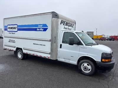 GMC G33903 Box Truck - 401HP, 6 Speed Automatic, Roll up Door
