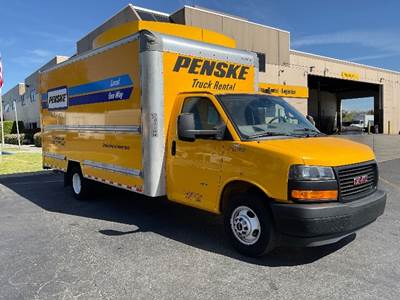 GMC G33903 Box Truck - 401HP, 6 Speed Automatic, Roll up Door