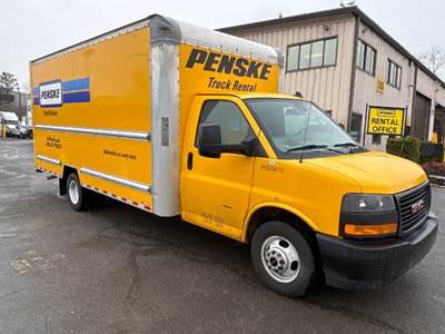 GMC G33903 Box Truck - 401HP, 6 Speed Automatic, Roll up Door