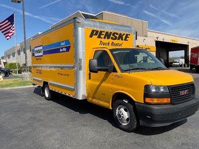 GMC G33903 Box Truck - 401HP, 6 Speed Automatic, Roll up Door