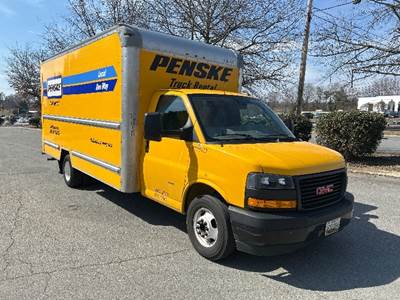 GMC G33903 Box Truck - 401HP, 6 Speed Automatic, Roll up Door