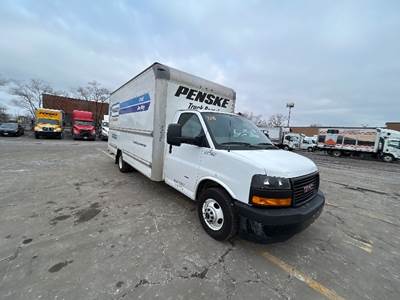 GMC G33903 Box Truck - 341HP, 6 Speed Automatic, Roll up Door