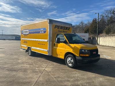 GMC G33903 Box Truck - 401HP, 6 Speed Automatic, Roll up Door