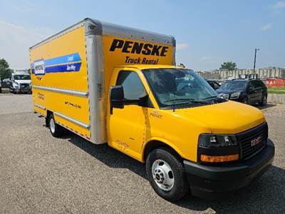 GMC G33903 Box Truck - 401HP, 6 Speed Automatic, Roll up Door