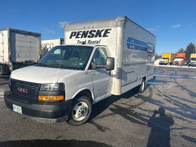 GMC G33903 Box Truck - 401HP, 6 Speed Automatic, Roll up Door