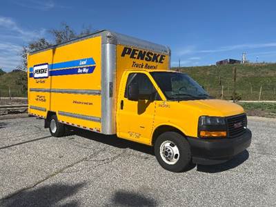 GMC G33903 Box Truck - 401HP, 6 Speed Automatic, Roll up Door