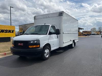 GMC G33903 Box Truck - 401HP, 6 Speed Automatic, Roll up Door