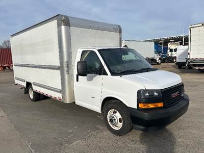 GMC G33903 Box Truck - 401HP, 6 Speed Automatic, Roll up Door