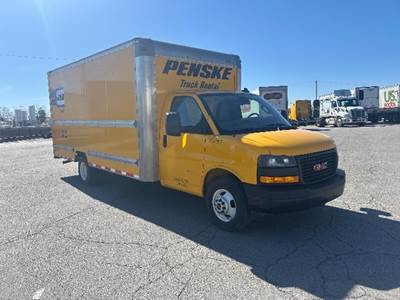 GMC G33903 Box Truck - 401HP, 6 Speed Automatic, Roll up Door