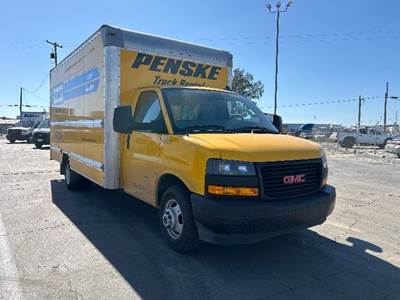 GMC G33903 Box Truck - 401HP, 6 Speed Automatic, Roll up Door
