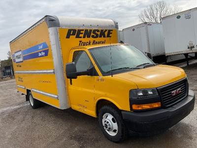GMC G33903 Box Truck - 401HP, 6 Speed Automatic, Roll up Door
