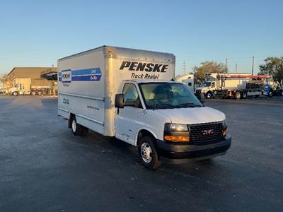 GMC G33903 Box Truck - 401HP, 6 Speed Automatic, Roll up Door