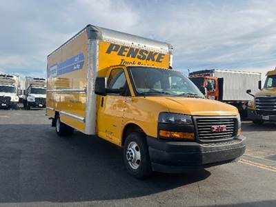 GMC G33903 Box Truck - 401HP, 6 Speed Automatic, Roll up Door